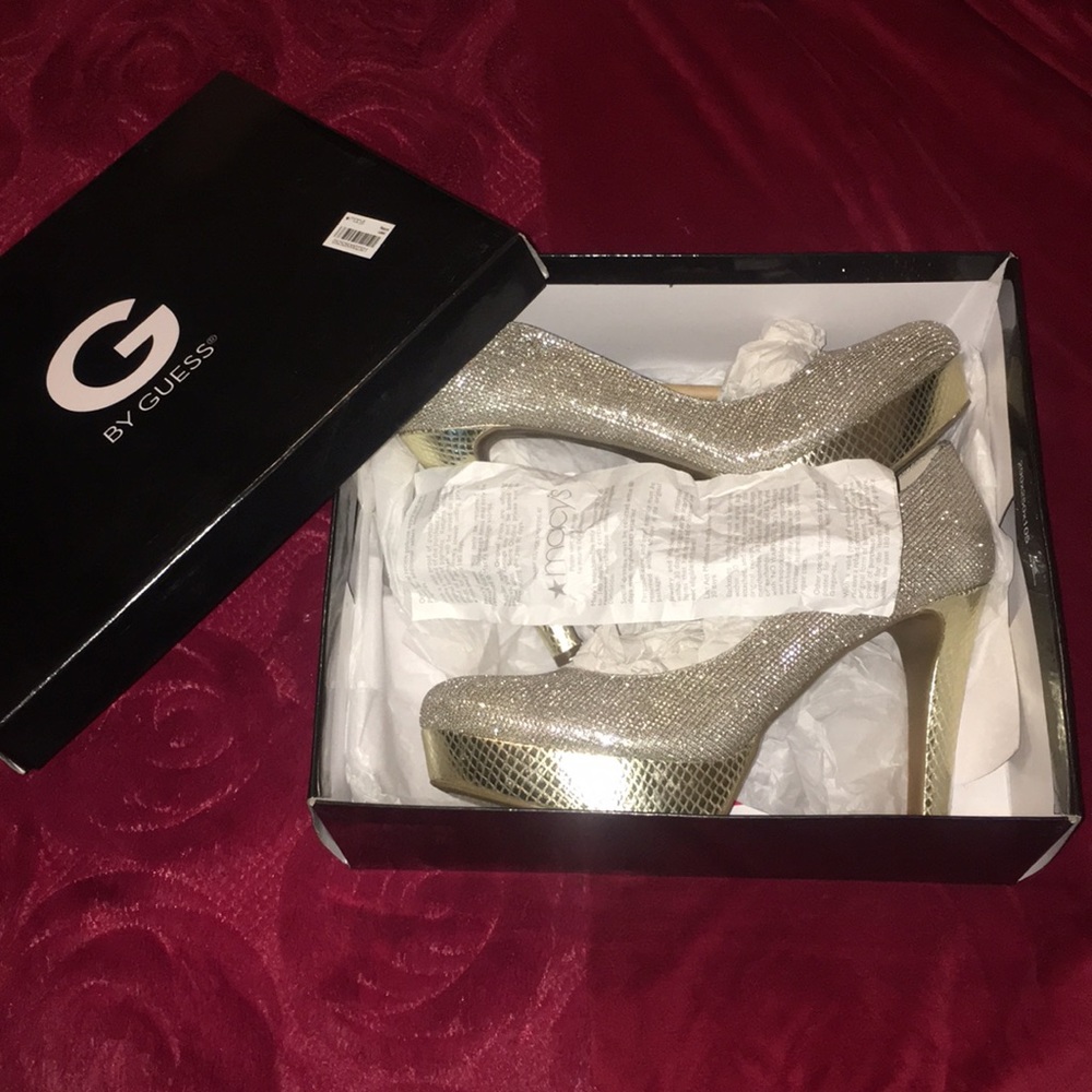 BRAND NEW SPARKLING HEELS